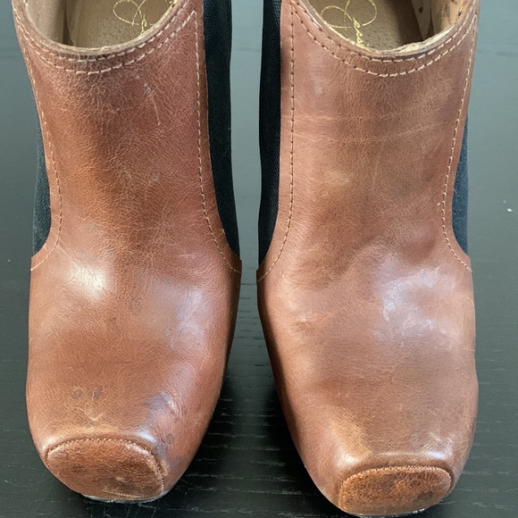 JESSICA SIMPSON distressed leather ankle bootie - Picture 11 of 16